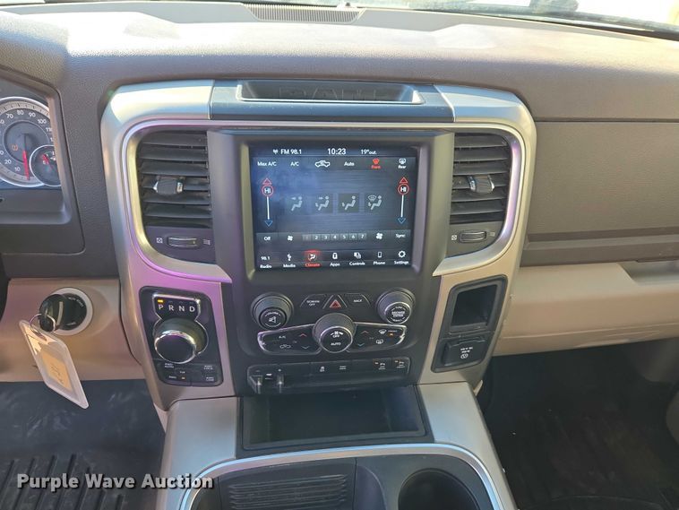 image for item ET5346 2018 RAM 1500 Crew Cab pickup truck