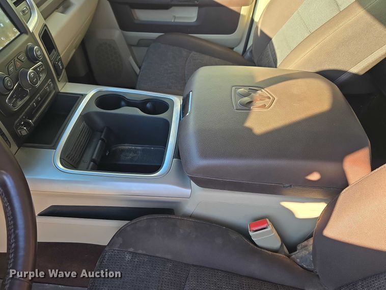 image for item ET5346 2018 RAM 1500 Crew Cab pickup truck