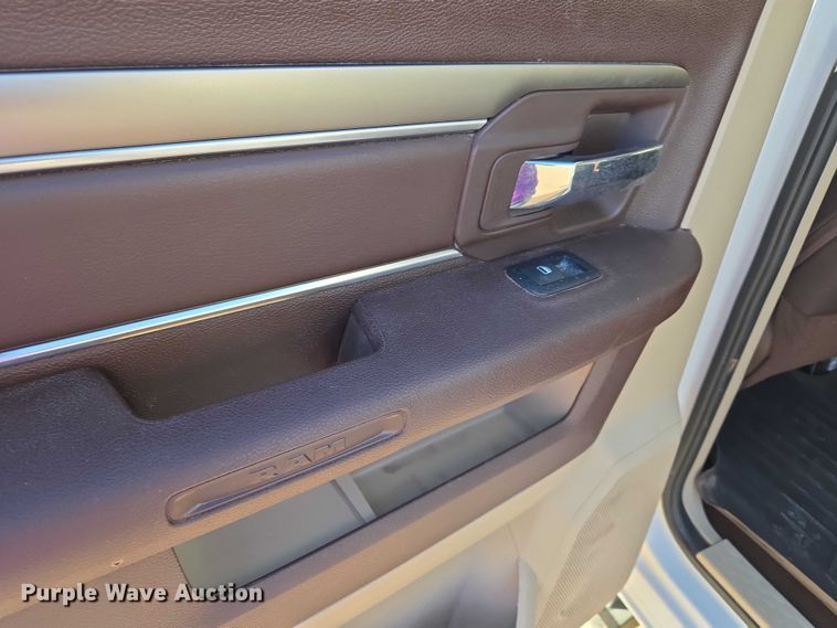 image for item ET5346 2018 RAM 1500 Crew Cab pickup truck