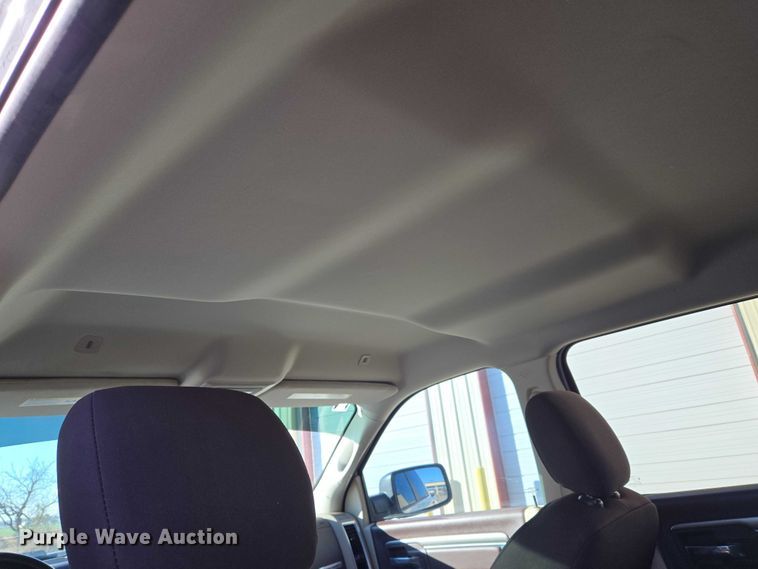 image for item ET5346 2018 RAM 1500 Crew Cab pickup truck