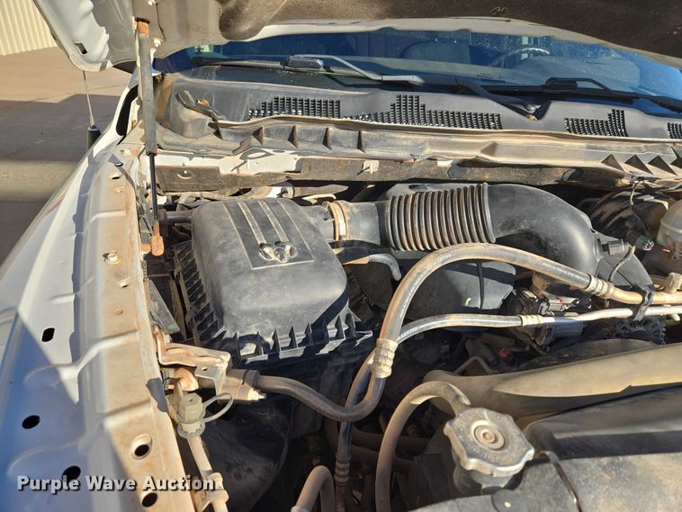 image for item ET5346 2018 RAM 1500 Crew Cab pickup truck