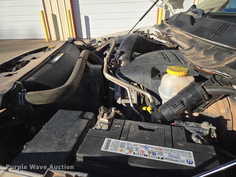 image for item ET5346 2018 RAM 1500 Crew Cab pickup truck