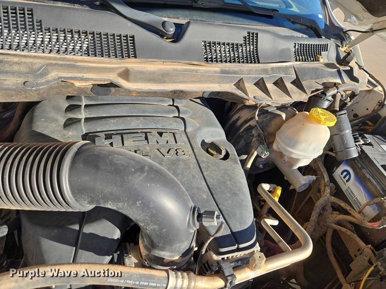 image for item ET5346 2018 RAM 1500 Crew Cab pickup truck