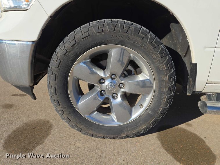 image for item ET5346 2018 RAM 1500 Crew Cab pickup truck