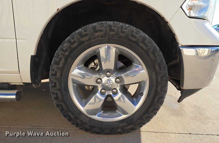 image for item ET5346 2018 RAM 1500 Crew Cab pickup truck