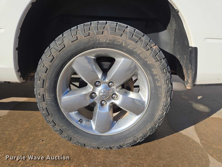 image for item ET5346 2018 RAM 1500 Crew Cab pickup truck