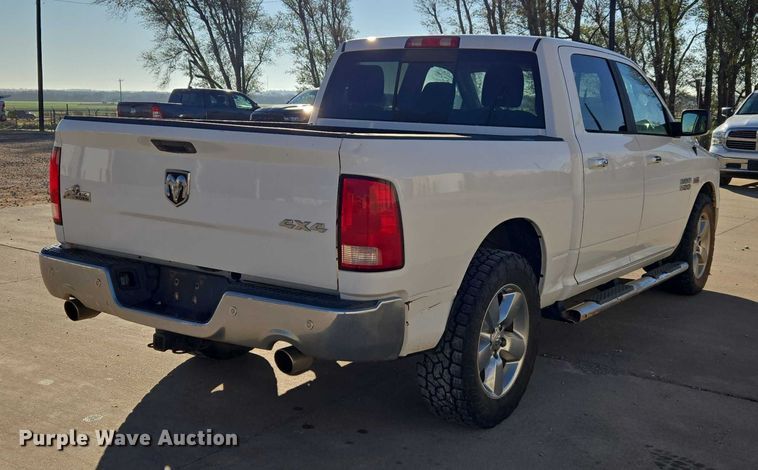 image for item ET5347 2017 RAM 1500 Crew Cab pickup truck