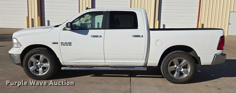 image for item ET5347 2017 RAM 1500 Crew Cab pickup truck