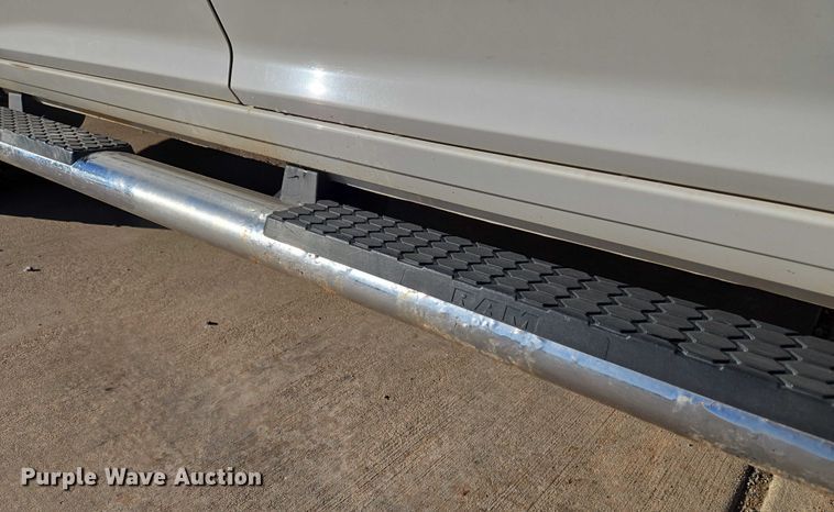 image for item ET5347 2017 RAM 1500 Crew Cab pickup truck