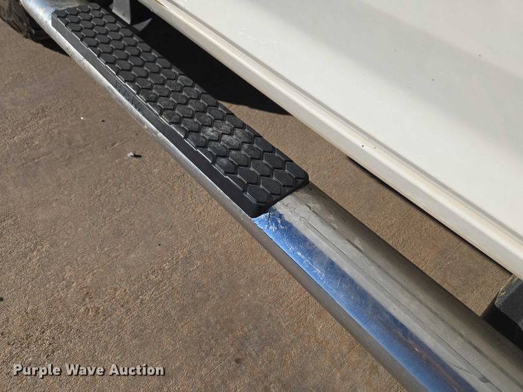 image for item ET5347 2017 RAM 1500 Crew Cab pickup truck