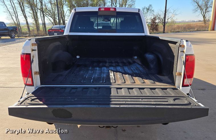image for item ET5347 2017 RAM 1500 Crew Cab pickup truck