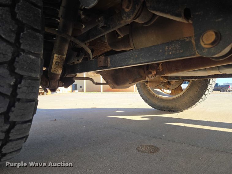 image for item ET5347 2017 RAM 1500 Crew Cab pickup truck