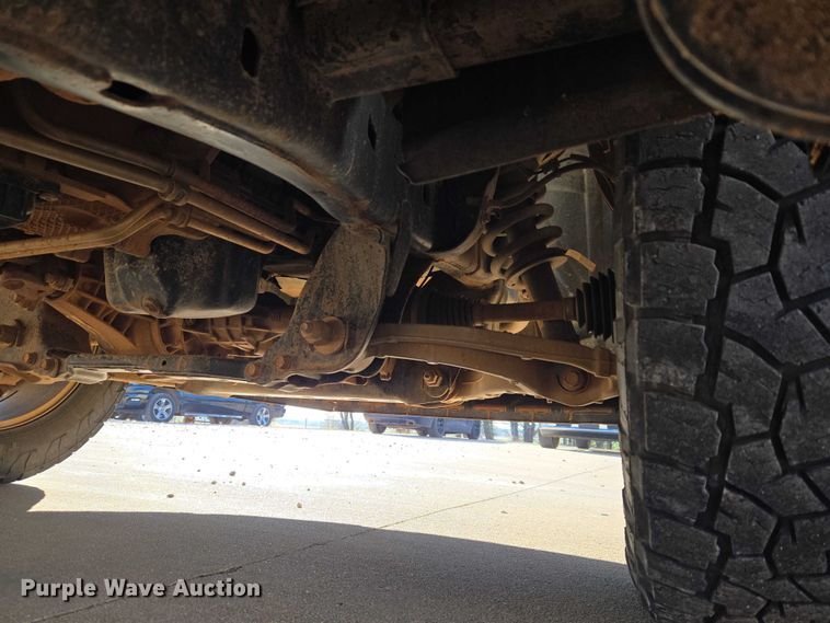 image for item ET5347 2017 RAM 1500 Crew Cab pickup truck