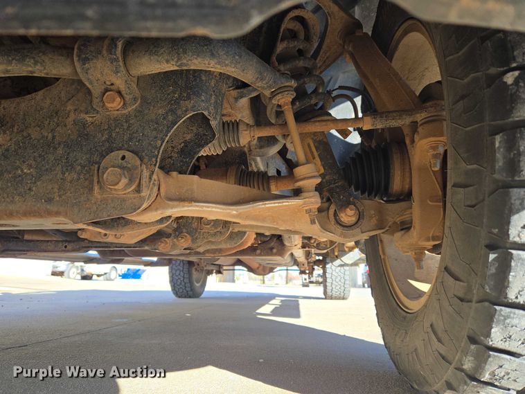 image for item ET5347 2017 RAM 1500 Crew Cab pickup truck