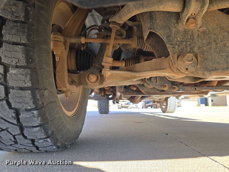 image for item ET5347 2017 RAM 1500 Crew Cab pickup truck