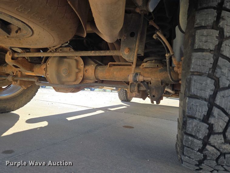 image for item ET5347 2017 RAM 1500 Crew Cab pickup truck