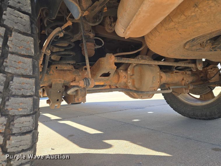 image for item ET5347 2017 RAM 1500 Crew Cab pickup truck