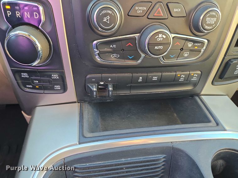 image for item ET5347 2017 RAM 1500 Crew Cab pickup truck