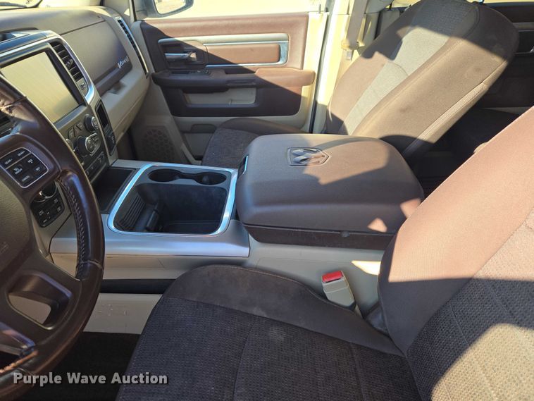 image for item ET5347 2017 RAM 1500 Crew Cab pickup truck