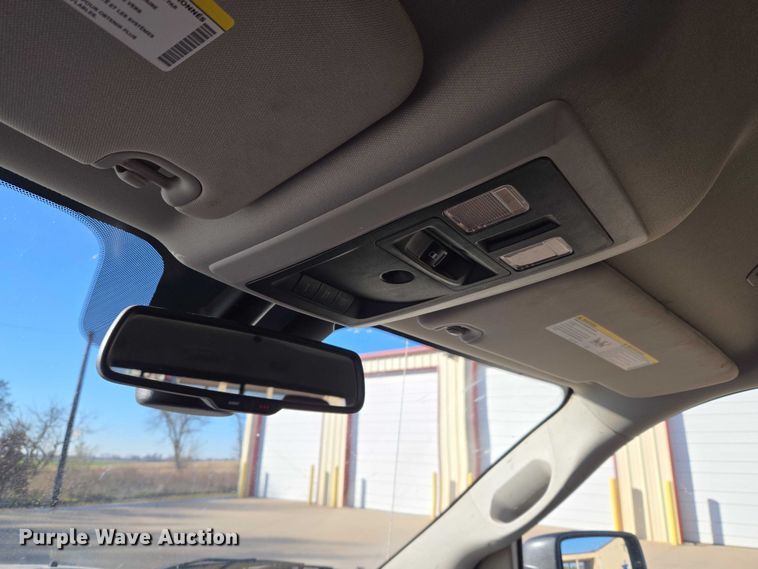 image for item ET5347 2017 RAM 1500 Crew Cab pickup truck