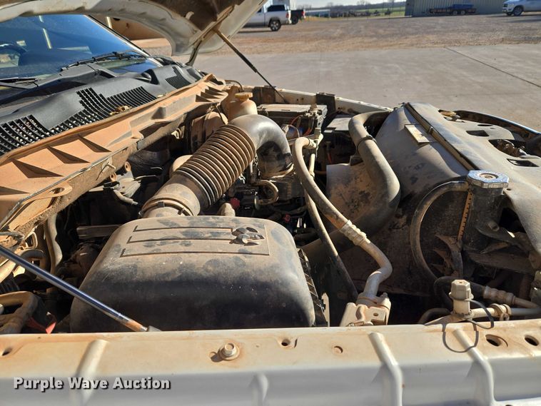 image for item ET5347 2017 RAM 1500 Crew Cab pickup truck