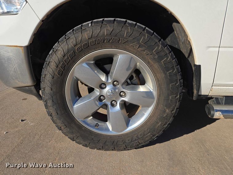 image for item ET5347 2017 RAM 1500 Crew Cab pickup truck