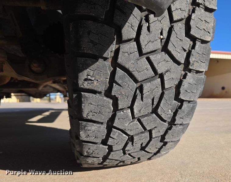 image for item ET5347 2017 RAM 1500 Crew Cab pickup truck