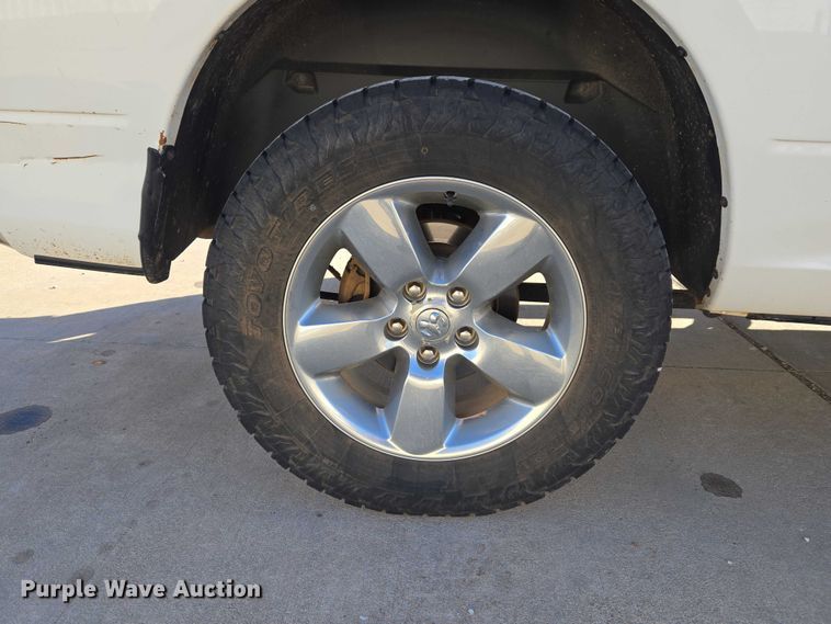 image for item ET5347 2017 RAM 1500 Crew Cab pickup truck