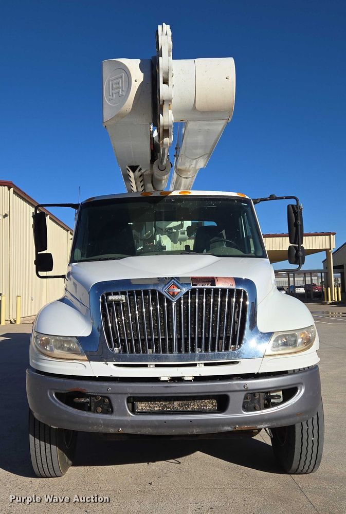 CAMIóN CON CANASTILLA 2013 INTERNATIONAL ALTEC