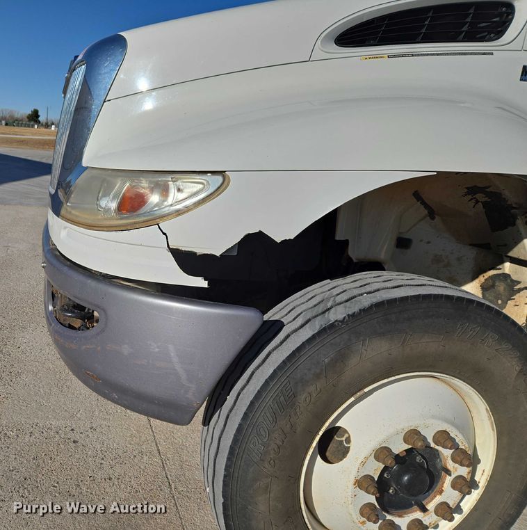 image for item ET5348 2013 International DuraStar 4400 bucket truck