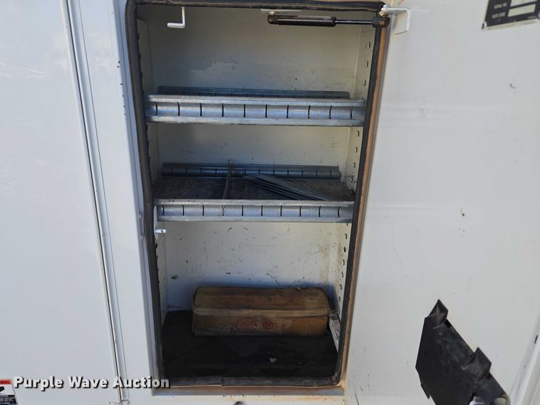 image for item ET5348 2013 International DuraStar 4400 bucket truck