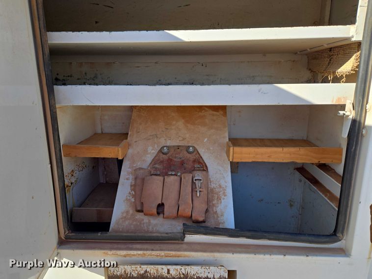 image for item ET5348 2013 International DuraStar 4400 bucket truck