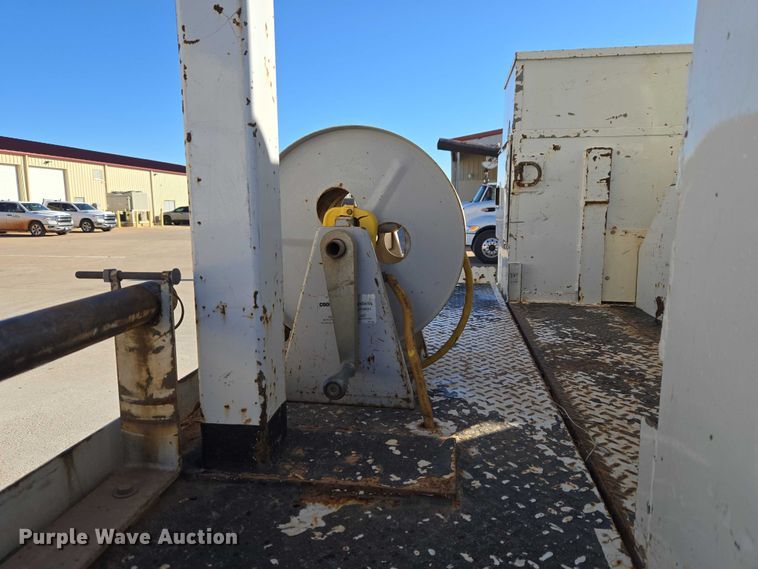 image for item ET5348 2013 International DuraStar 4400 bucket truck