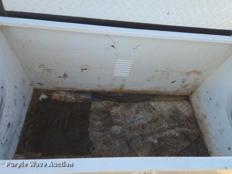 image for item ET5348 2013 International DuraStar 4400 bucket truck