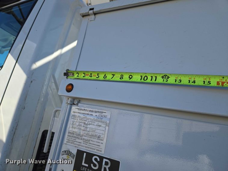 image for item ET5348 2013 International DuraStar 4400 bucket truck