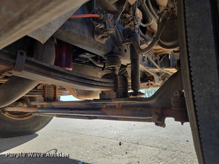 image for item ET5348 2013 International DuraStar 4400 bucket truck