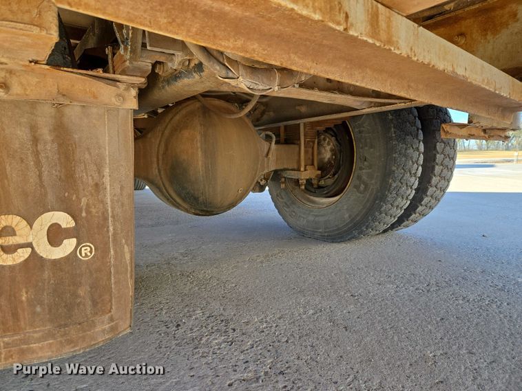 image for item ET5348 2013 International DuraStar 4400 bucket truck