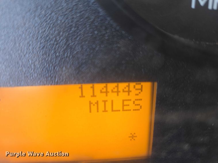 image for item ET5348 2013 International DuraStar 4400 bucket truck