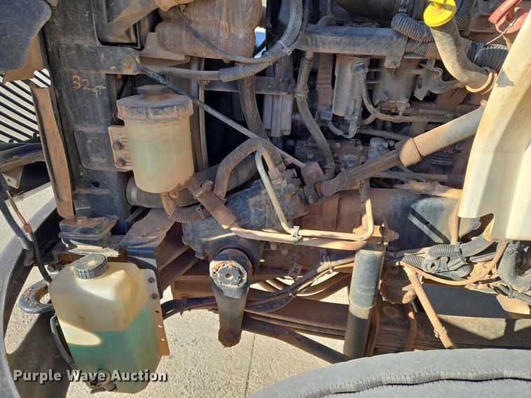 image for item ET5348 2013 International DuraStar 4400 bucket truck