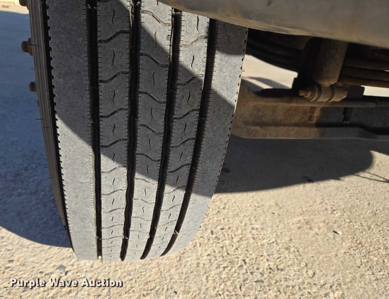 image for item ET5348 2013 International DuraStar 4400 bucket truck