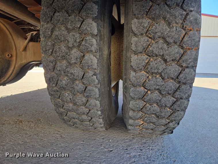 image for item ET5348 2013 International DuraStar 4400 bucket truck