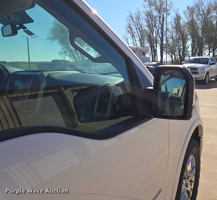 image for item ET5349 2017 Ford F150 SuperCrew pickup truck