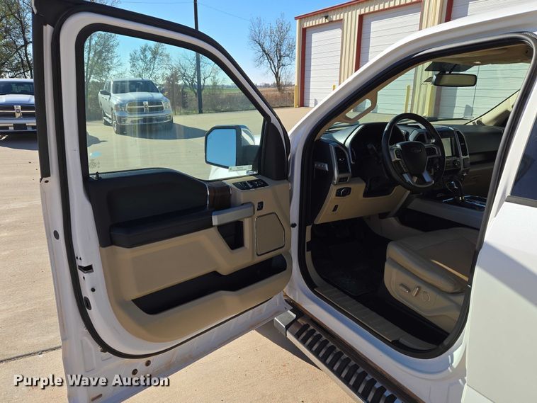 image for item ET5349 2017 Ford F150 SuperCrew pickup truck