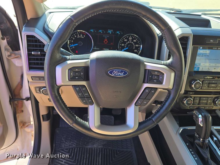 image for item ET5349 2017 Ford F150 SuperCrew pickup truck