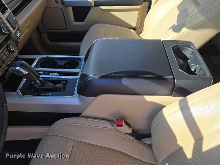 image for item ET5349 2017 Ford F150 SuperCrew pickup truck