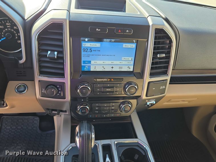 image for item ET5349 2017 Ford F150 SuperCrew pickup truck