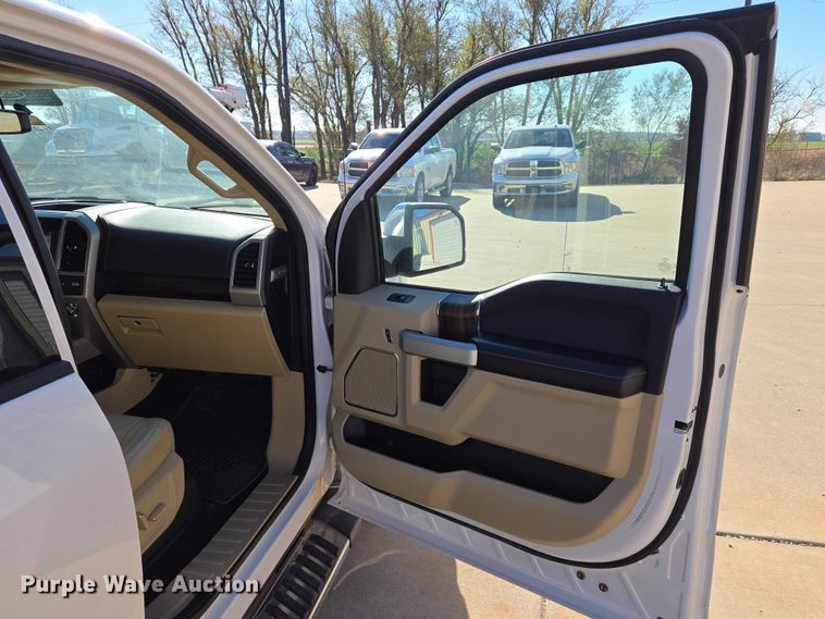 image for item ET5349 2017 Ford F150 SuperCrew pickup truck