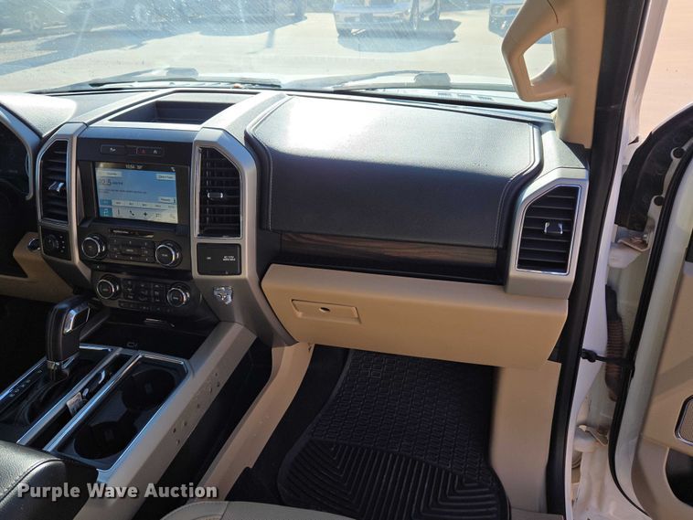 image for item ET5349 2017 Ford F150 SuperCrew pickup truck