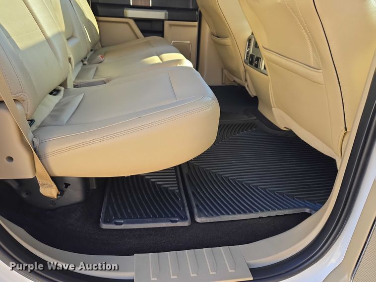 image for item ET5349 2017 Ford F150 SuperCrew pickup truck