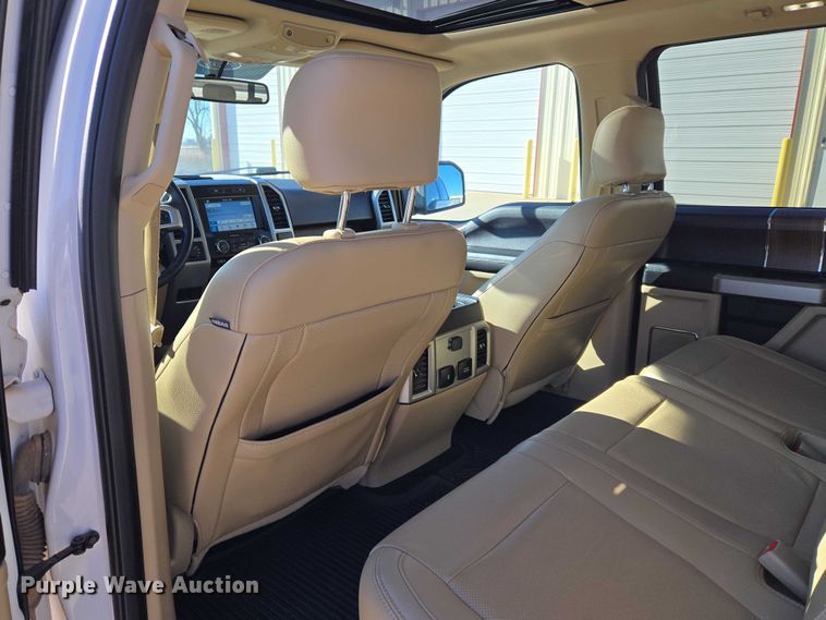 image for item ET5349 2017 Ford F150 SuperCrew pickup truck